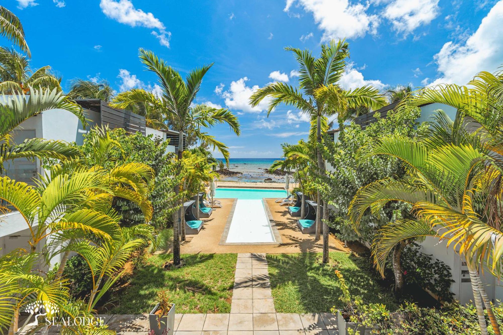 Kanope Bay - Holiday Beachfront Apartments Pointe aux Biches Exterior photo